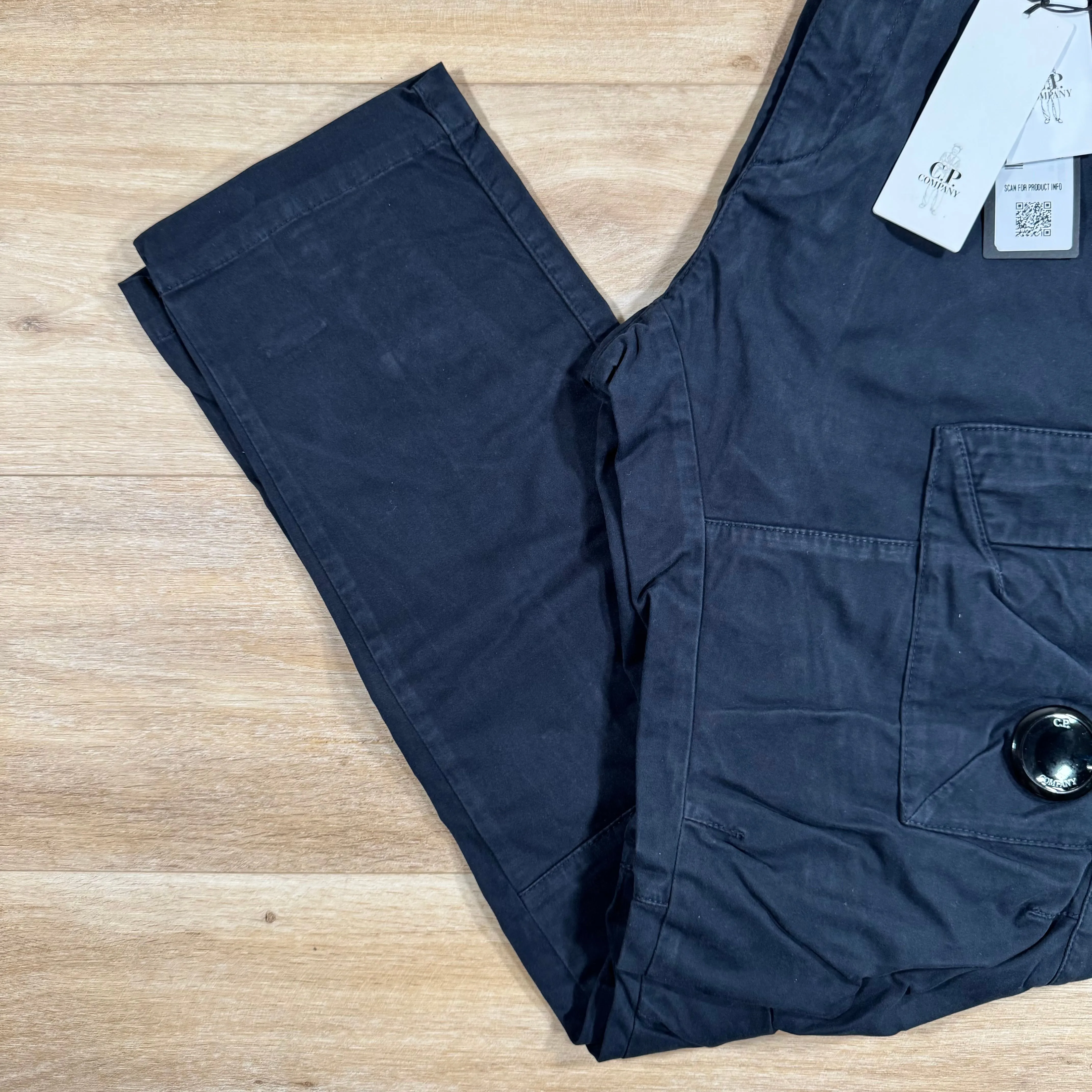 C.P. Company Ottoman Stretch Lens Cargo Pants in Navy