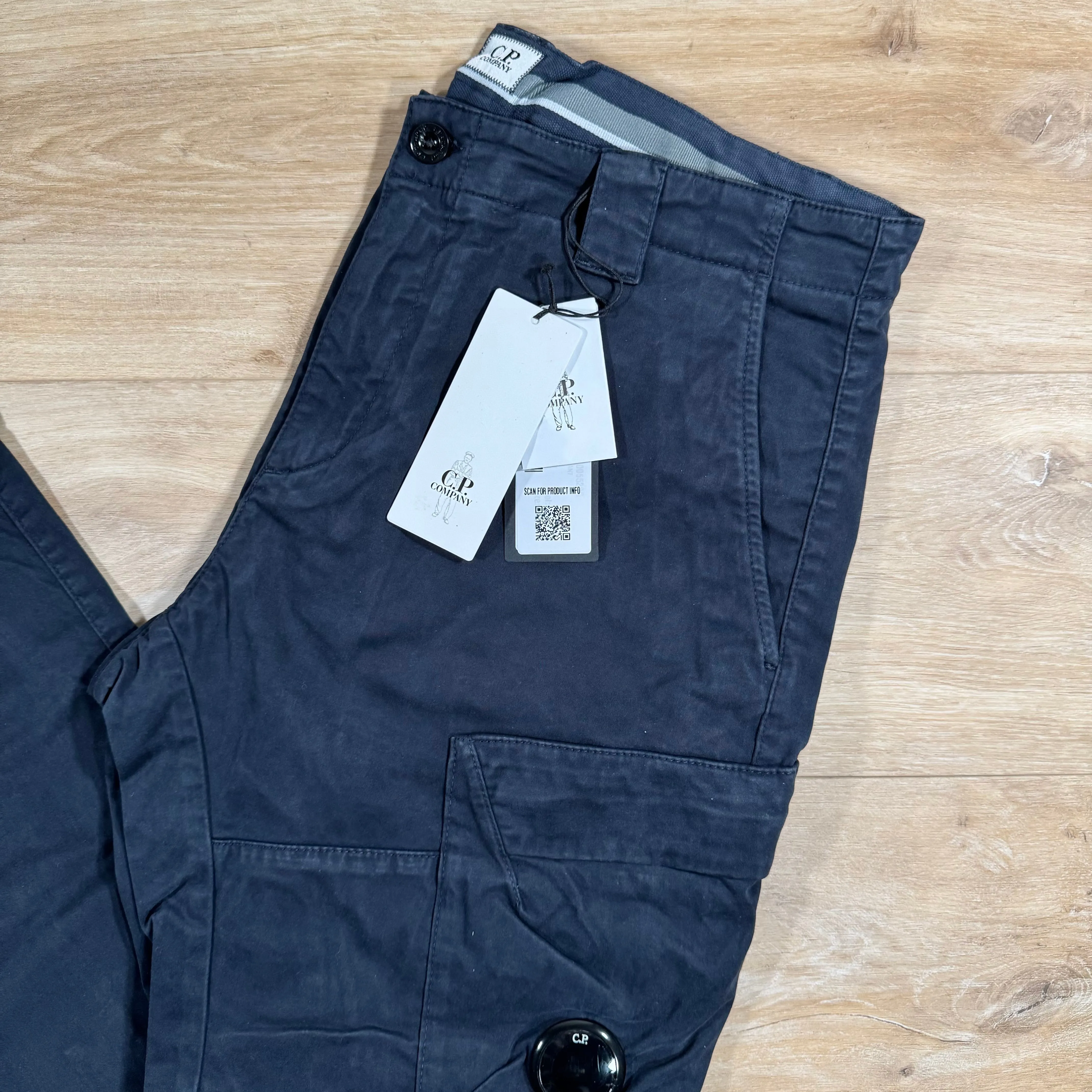 C.P. Company Ottoman Stretch Lens Cargo Pants in Navy